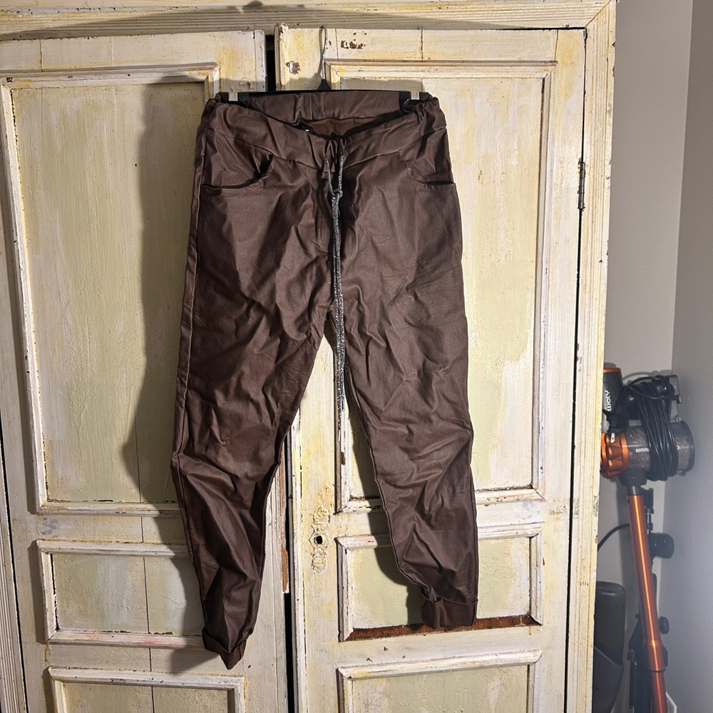 Women’s Brown Capri Joggers